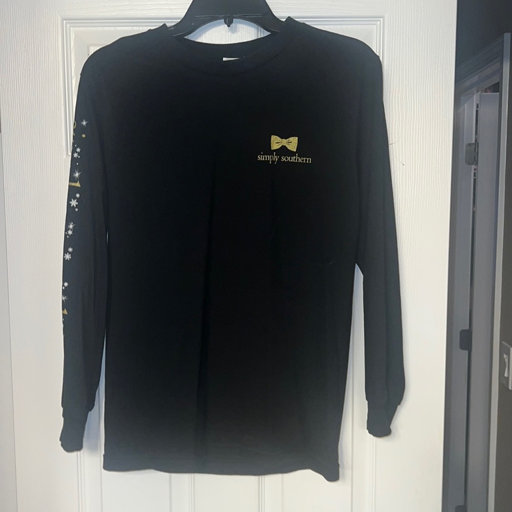 NWOT size small   Simply Southern long sleeve tee!